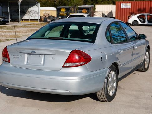Used 2007 Ford Taurus SE image 7