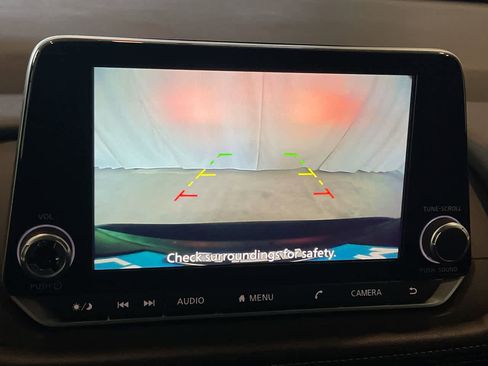 Used 2024 Nissan Rogue S image 17