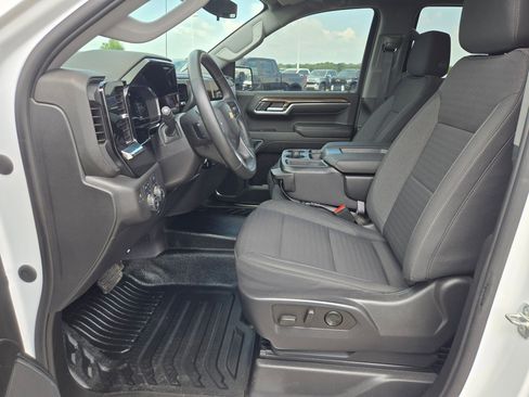 Used 2023 Chevrolet Silverado 1500 LT w/ Z71 Off-Road Package AWD/4WD image 9