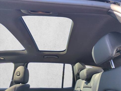 Certified 2025 Mercedes-Benz GLB 250 image 22