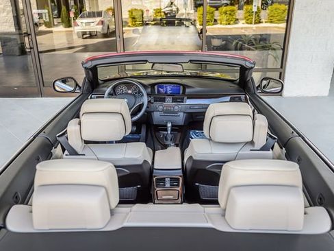 Used 2012 BMW 328i Convertible image 18