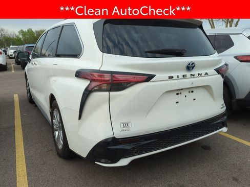 Used 2022 Toyota Sienna XSE w/ XSE Plus Package image 4