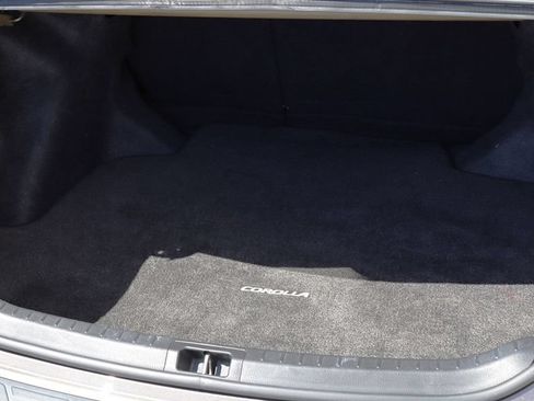Used 2018 Toyota Corolla LE w/ Carpet Mat Package (TMS) FWD image 23