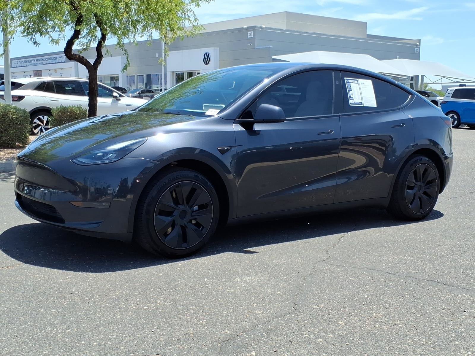 Used 2025 Tesla Model Y Long Range RWD image 3