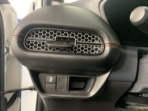 Used 2025 Honda HR-V Sport image 17