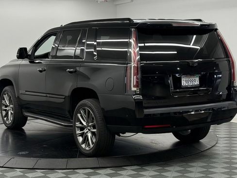 Used 2020 Cadillac Escalade Luxury w/ Escalade Sport Edition image 10