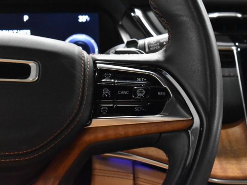 Used 2022 Jeep Grand Cherokee L Summit w/ Advanced Protech Group IV image 11