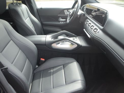 Used 2025 Mercedes-Benz GLE 350 4MATIC w/ AMG Line Exterior image 4