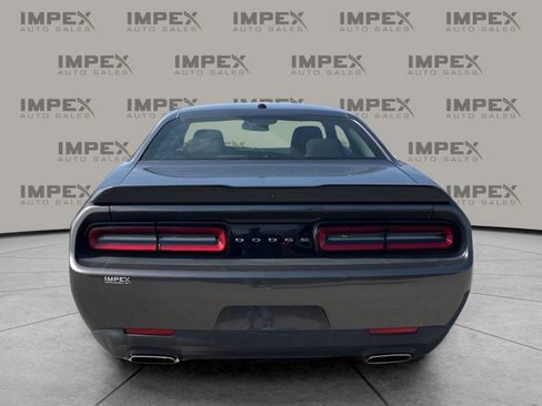 Used 2023 Dodge Challenger SXT image 4