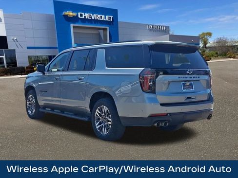 Used 2025 Chevrolet Suburban Z71 AWD/4WD image 24