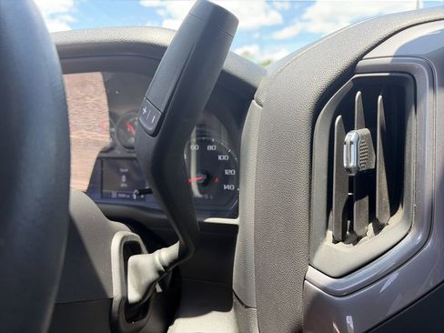 Used 2022 Chevrolet Silverado 1500 Custom Trail Boss AWD/4WD image 26