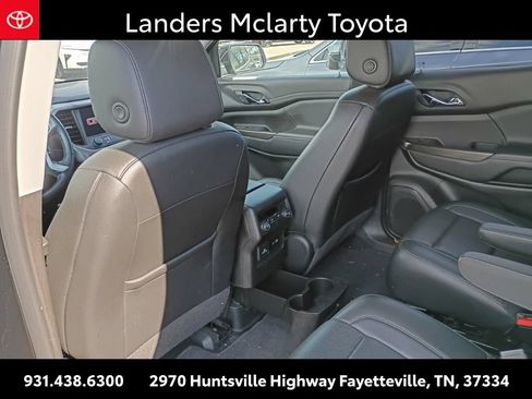 Used 2023 GMC Acadia SLT AWD/4WD image 9