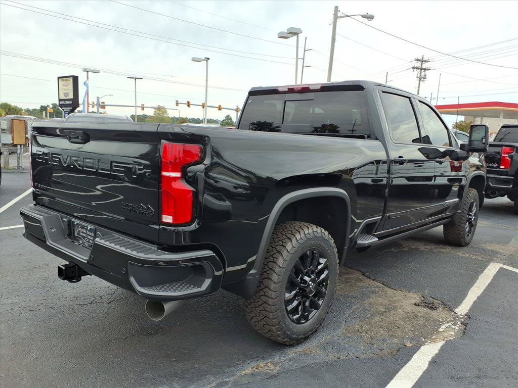 New 2026 Chevrolet Silverado 2500 High Country w/ Midnight Edition AWD/4WD image 3