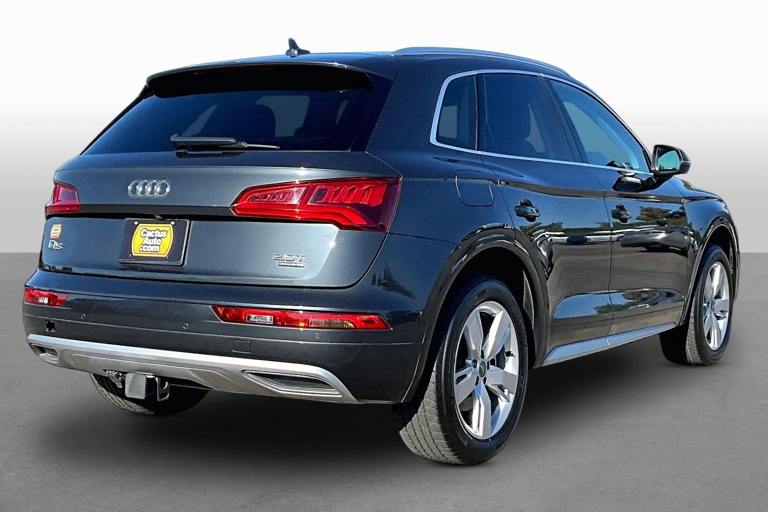 Used 2018 Audi Q5 2.0T Premium Plus w/ Premium Plus Package AWD/4WD image 2