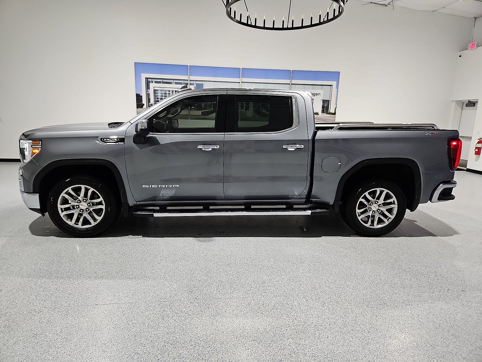 Used 2021 GMC Sierra 1500 SLT w/ SLT Premium Package AWD/4WD image 5