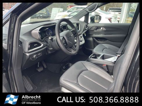 New 2026 Chrysler Pacifica Select image 9