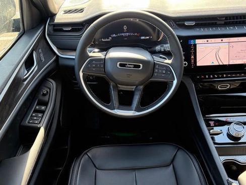 New 2026 Jeep Grand Cherokee Limited w/ Limited Altitude Package AWD/4WD image 38