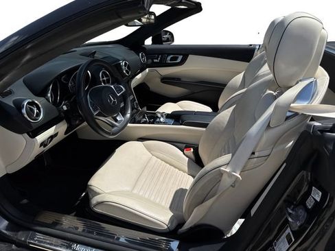 Used 2020 Mercedes-Benz SL 550 image 7