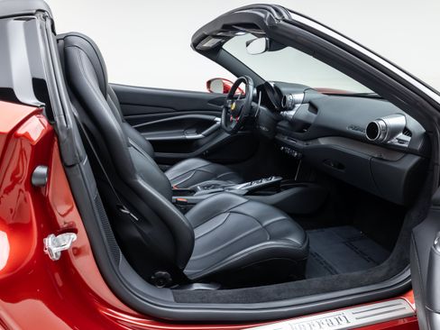 Certified 2022 Ferrari F8 Tributo RWD image 43