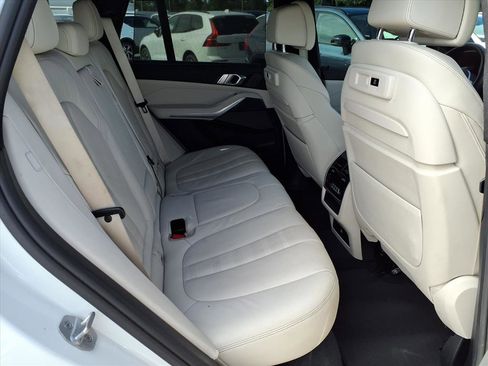Used 2021 BMW X5 M50i w/ Executive Package image 15