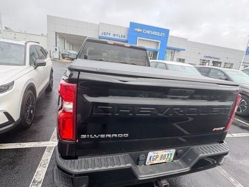 Used 2021 Chevrolet Silverado 1500 RST AWD/4WD image 8