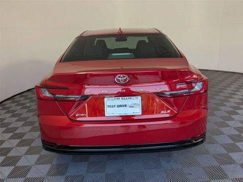 Used 2026 Toyota Camry XLE FWD image 7