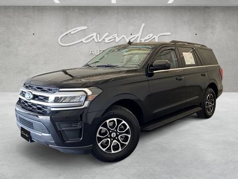 Used 2023 Ford Expedition XLT image 1