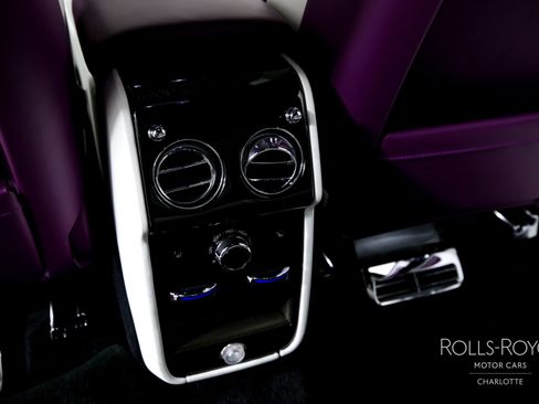 Used 2023 Rolls-Royce Cullinan image 19