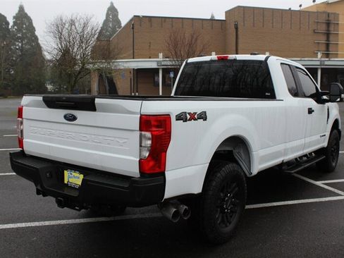 Used 2022 Ford F250 XL w/ Power Equipment Group image 4