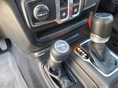 Used 2023 Jeep Wrangler Sport AWD/4WD image 19