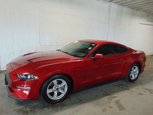 Used 2020 Ford Mustang Coupe image 2