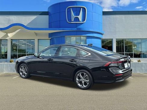 Used 2023 Honda Accord EX image 6