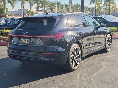 Used 2024 Audi Q8 e-tron Premium Plus w/ Premium Plus Package AWD/4WD image 10