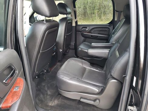 Used 2011 Cadillac Escalade ESV Luxury image 13