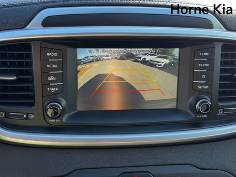 Used 2020 Kia Sorento AWD V6 image 18