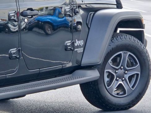 Used 2019 Jeep Wrangler Unlimited Sport S image 11