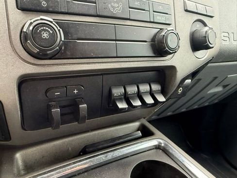 Used 2011 Ford F250 XLT w/ XLT Premium Pkg AWD/4WD image 24