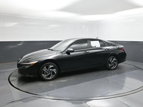 Used 2024 Hyundai Elantra SEL w/ Convenience Package FWD image 30