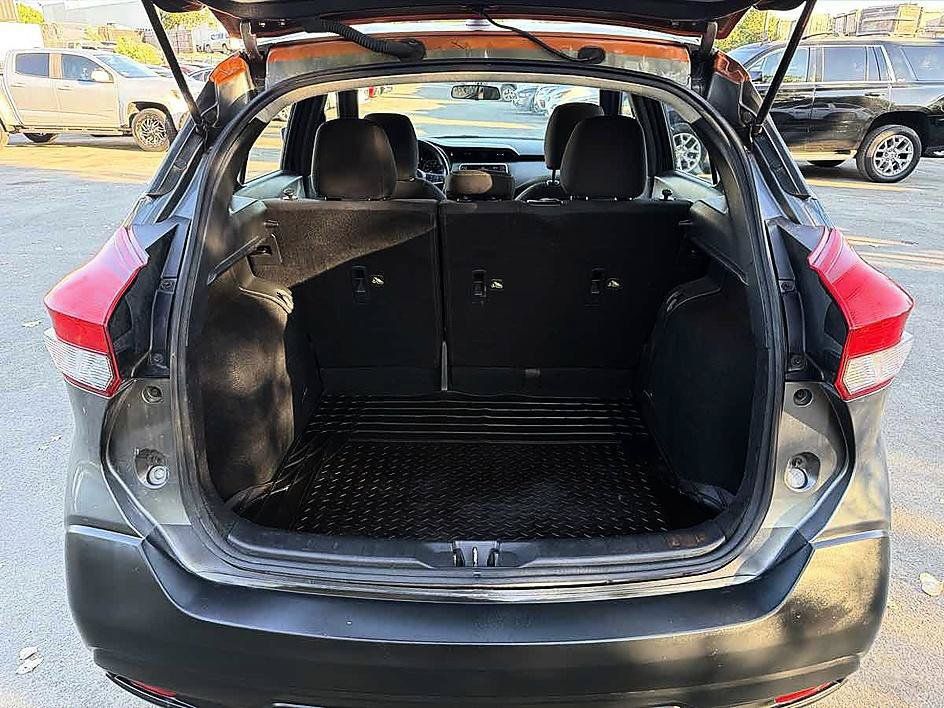 Used 2019 Nissan Kicks SV FWD image 8