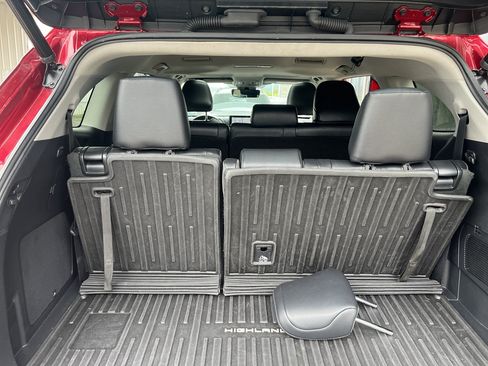 Used 2021 Toyota Highlander Limited AWD/4WD image 25
