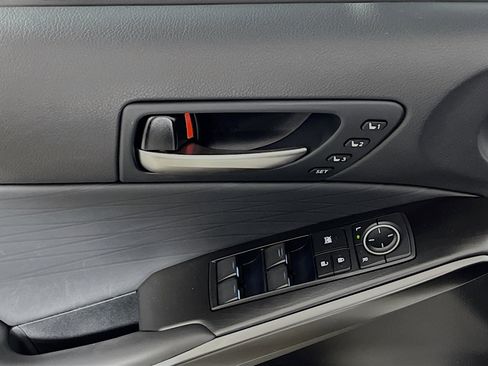 Used 2023 Lexus IS 300 300 w/ Premium Package image 17