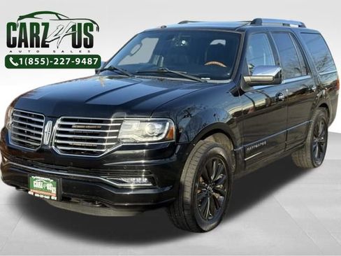 Used 2017 Lincoln Navigator Select image 1