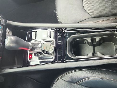 Used 2023 Jeep Compass Limited image 15