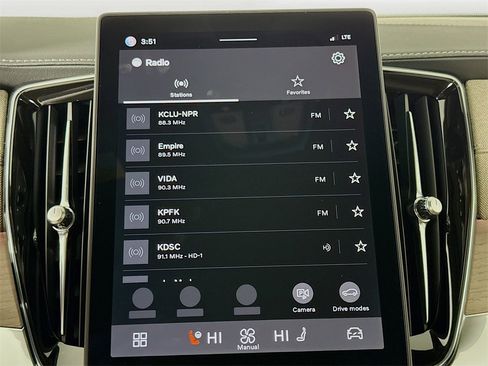 New 2026 Volvo XC90 B6 Plus w/ Protection Package Premier image 14