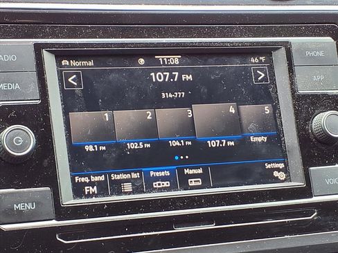 Used 2021 Volkswagen Tiguan S image 6