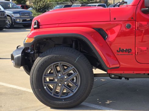 New 2025 Jeep Gladiator Sport image 5