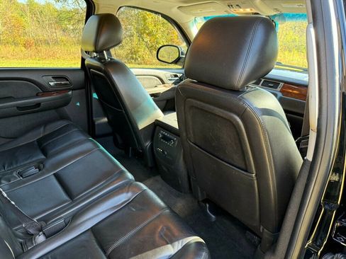 Used 2014 Chevrolet Suburban LT w/ Luxury Package image 49
