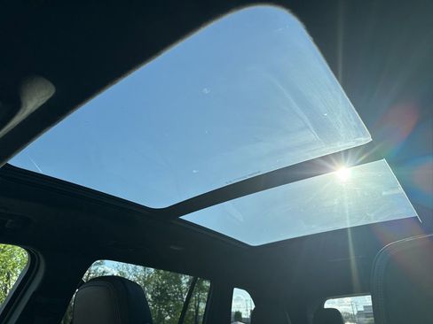 New 2026 GMC Acadia Denali Ultimate w/ LPO, Floor Liner Package AWD/4WD image 42