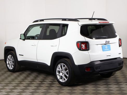 Used 2019 Jeep Renegade Latitude FWD image 6