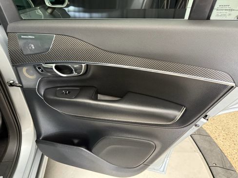 Used 2016 Volvo XC90 T6 R-Design w/ Vision Package image 18